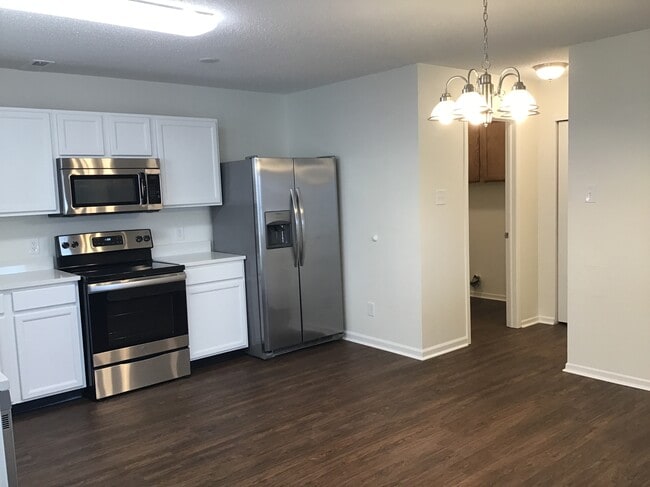 Building Photo - 14258 Marilyn Rd