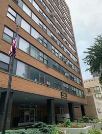 Building Photo - 6118 N Sheridan Rd