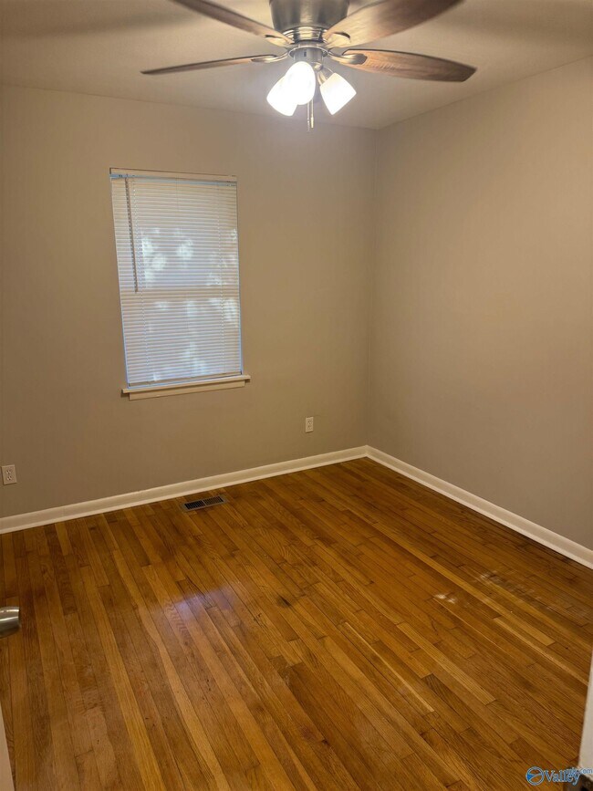Building Photo - 3307 Farris Dr
