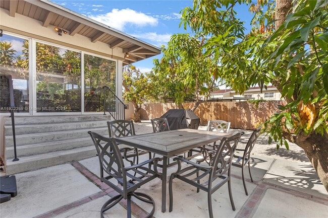 Building Photo - 7915 SW 23rd St