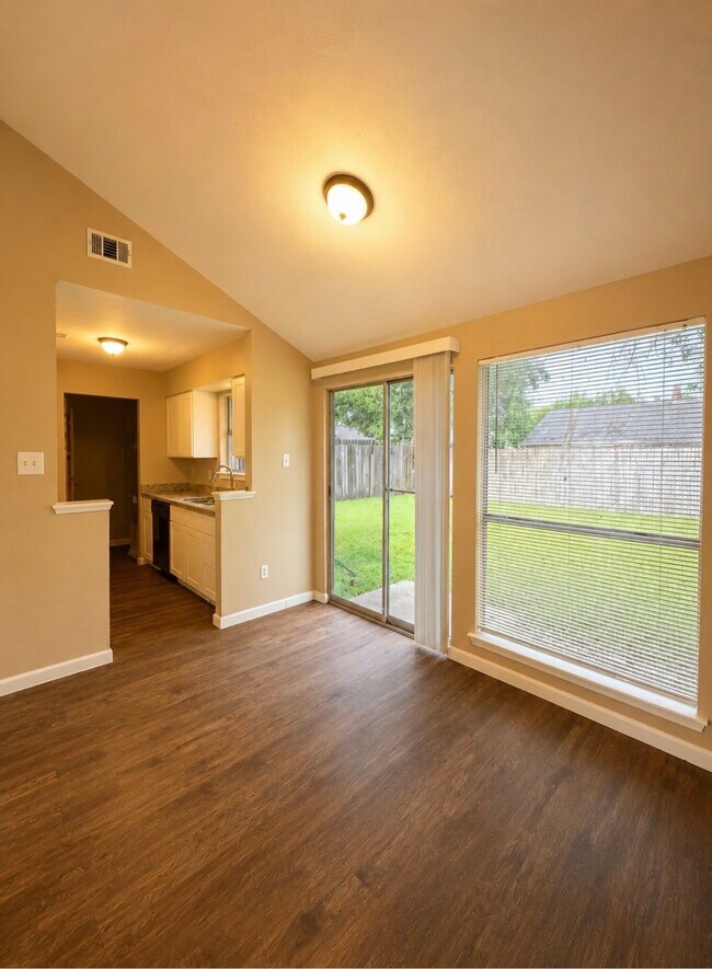 Building Photo - 7310 Arista Dr