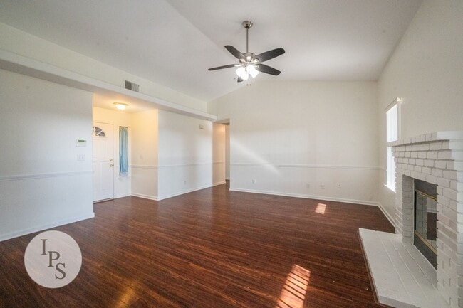 Building Photo - Fresno Westside Home, 3BR/2BA, Built 2002 ...