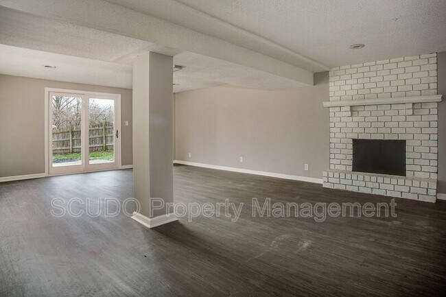 Building Photo - 6912 NW Searcy Dr