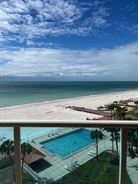 Building Photo - 880 Mandalay Ave