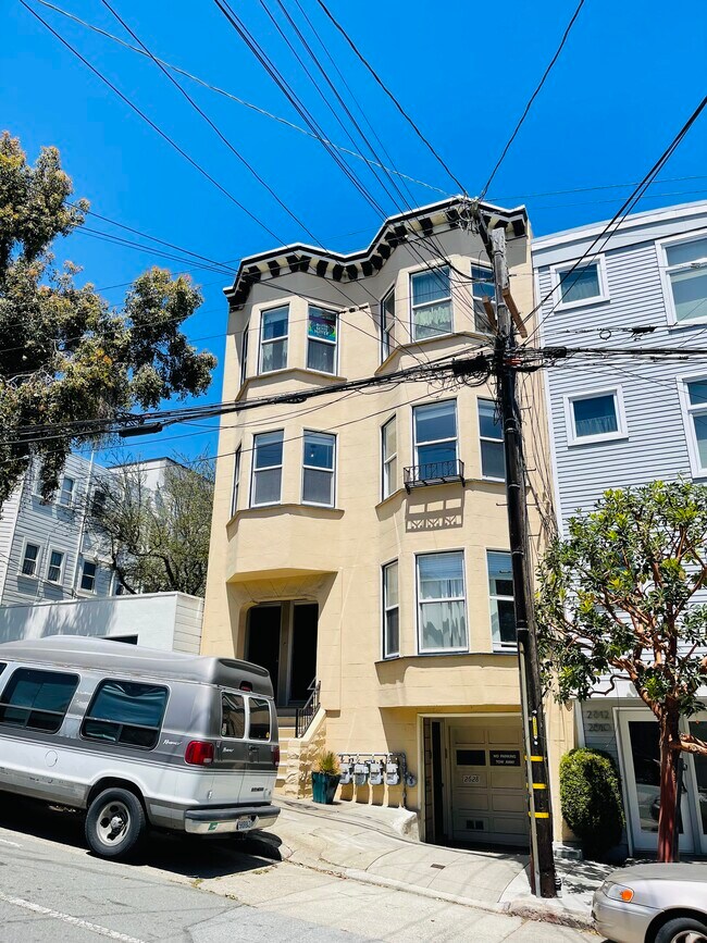 Primary Photo - 2632 Post St