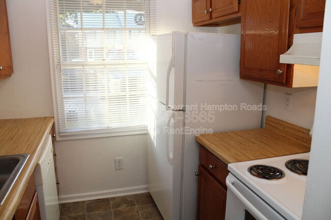 Building Photo - 44 Lucinda Ct