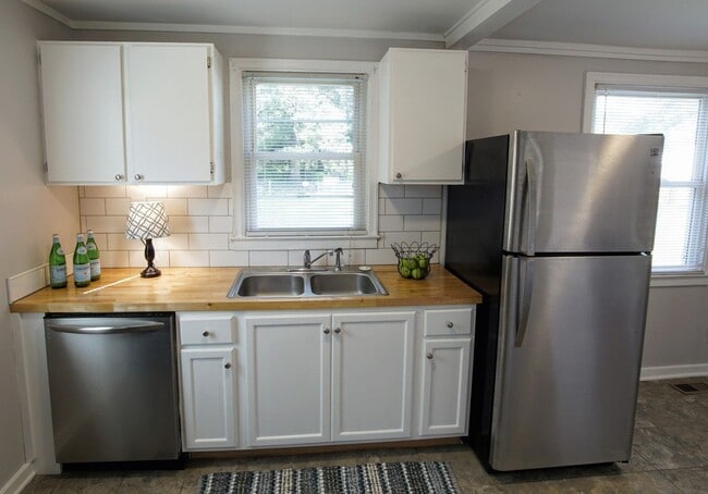 Building Photo - 3907 Peyton Ave