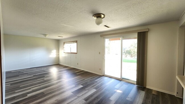 Building Photo - House with Garage and Large Yard in Lolo