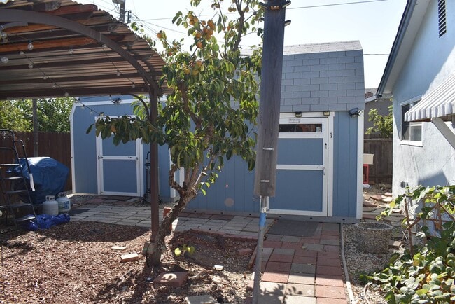 Building Photo - 2042 Eagle Way