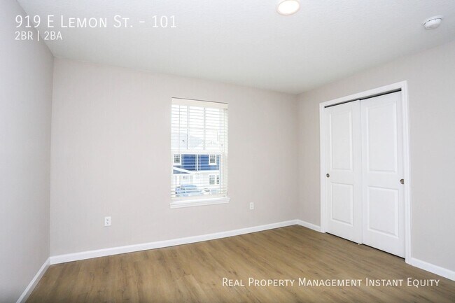 Building Photo - 919 E Lemon St
