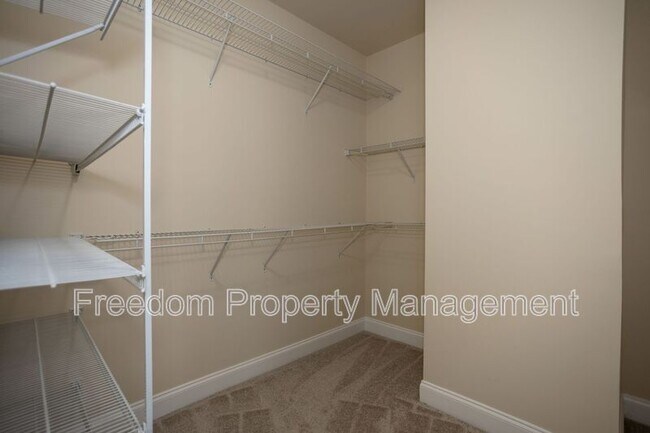 Building Photo - 16021 Pitner St