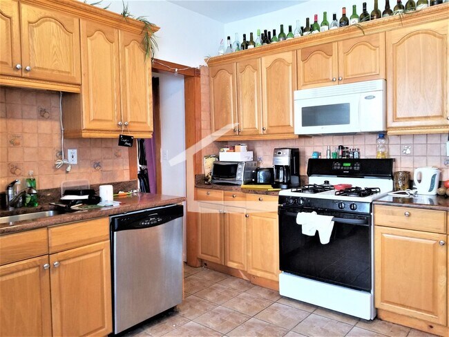 Building Photo - 15 Litchfield St