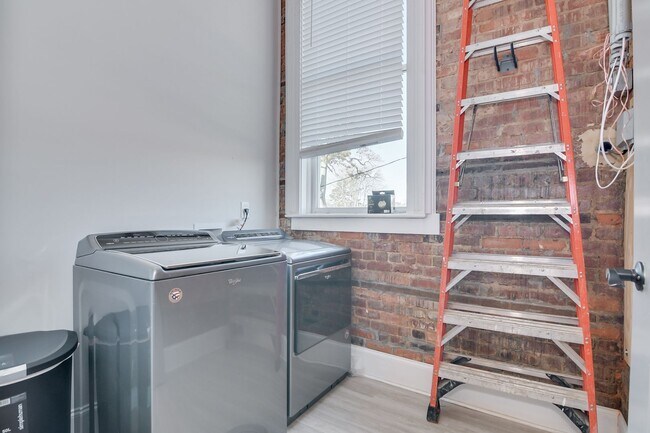 Building Photo - 2 Bedroom 1 Bath Apartment in Harlem