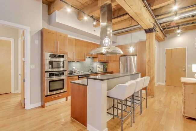 Building Photo - 154 W Hubbard St