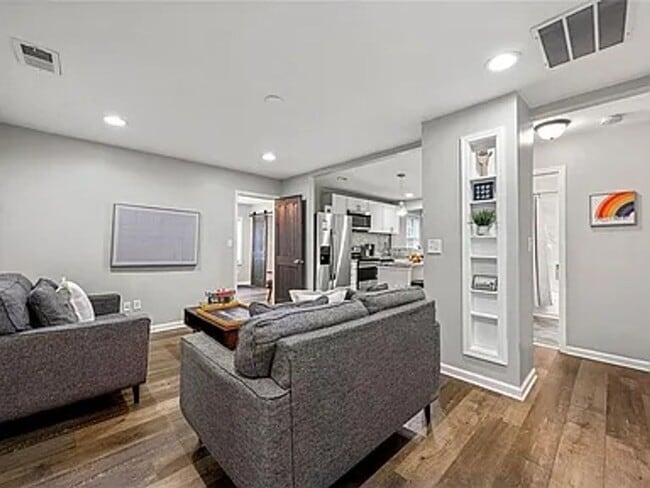 Building Photo - Charming 3BR House in Atlanta