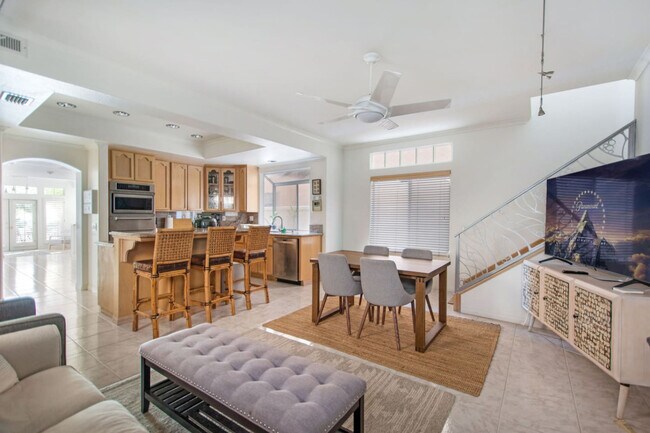 Building Photo - 603 10th St