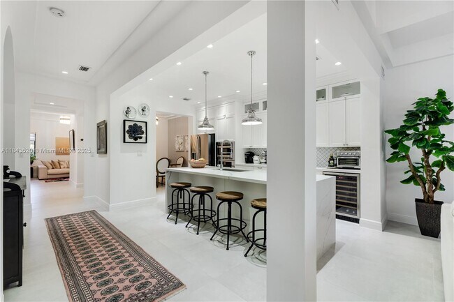 Building Photo - 6222 Paradise Point Dr