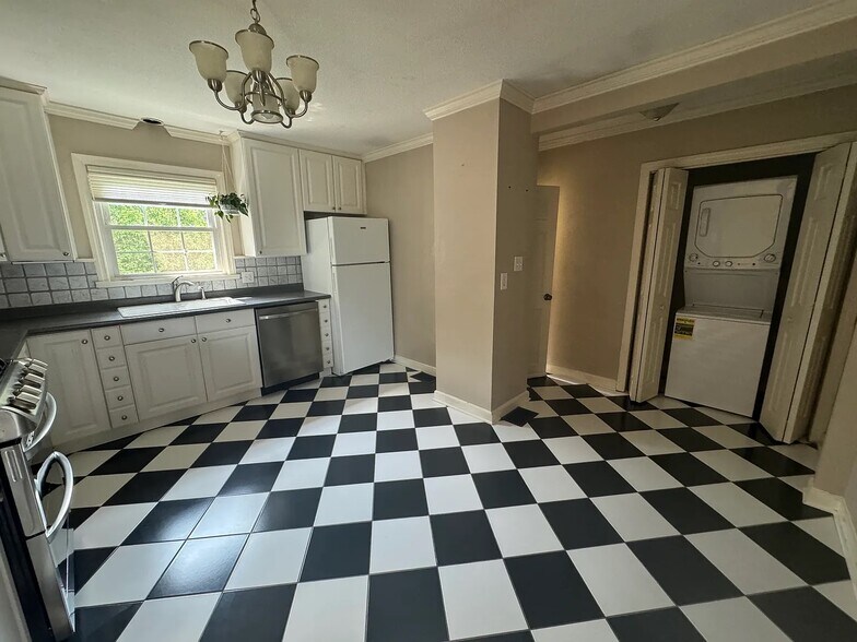 Building Photo - 15 Harrison St