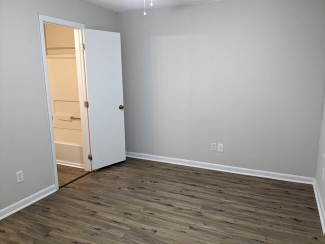 Building Photo - 1241 University Ct