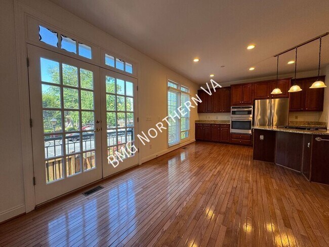 Building Photo - 3091 McKinnon Way