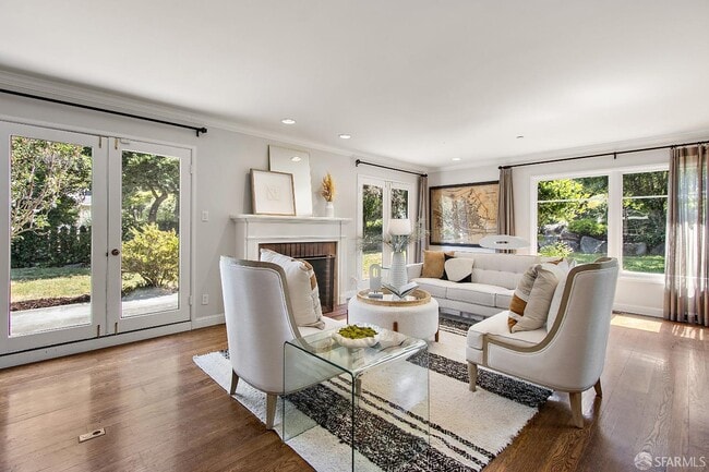 Building Photo - 2 Normandy Ln