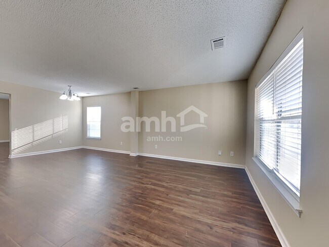 Building Photo - 2030 Clipstone Dr