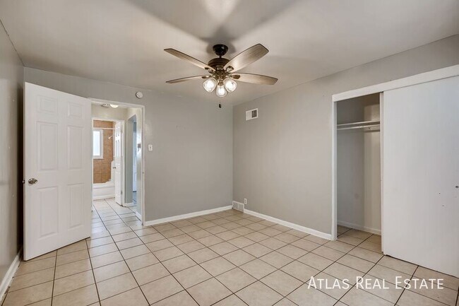 Building Photo - 1391 Lansing St