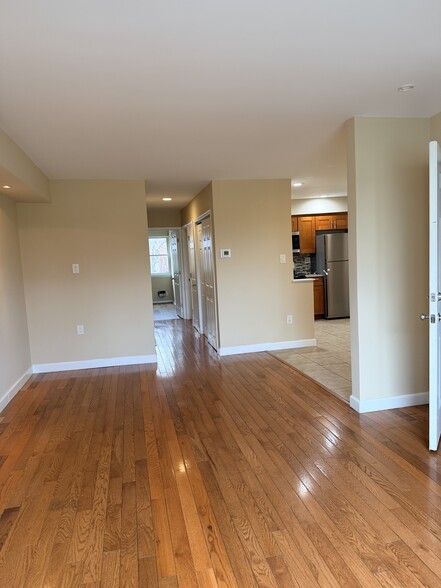 Living room - 8836 Cottage St