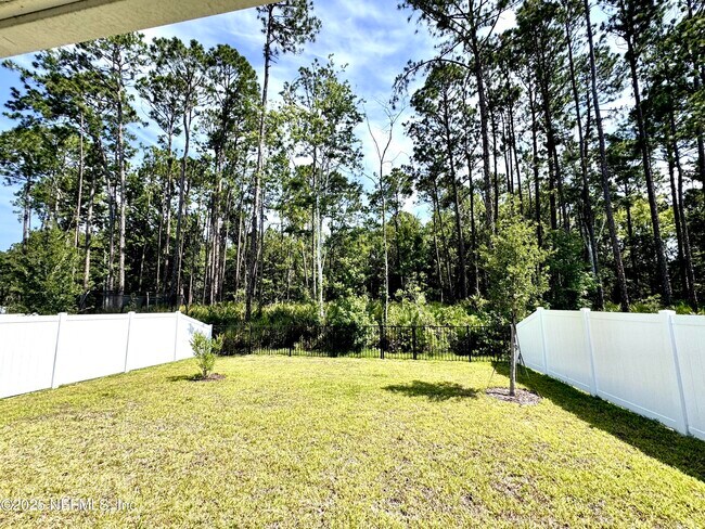 Building Photo - 68 Spruce Hl Pt