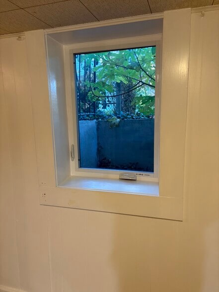 Building Photo - 22 Kentbury Way