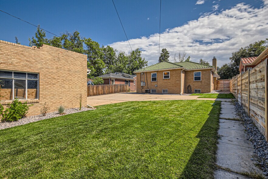 Building Photo - 4945 W 35th Ave
