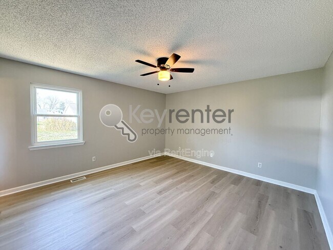 Building Photo - 103 Cedar Tree Ln