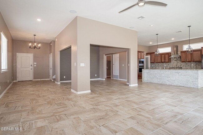 Building Photo - 2241 Tierra Delmonte Dr