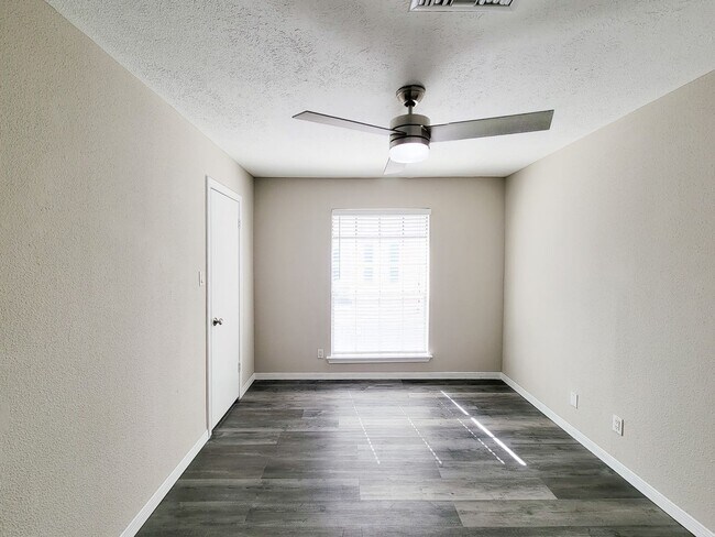 Building Photo - 2220 Bering Dr