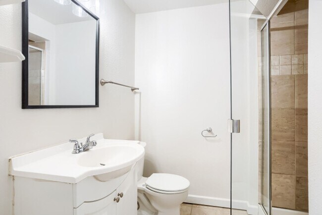 Building Photo - Beautifully Remodeled 3-Bed, 2-Bath Townhouse in Central Boulder