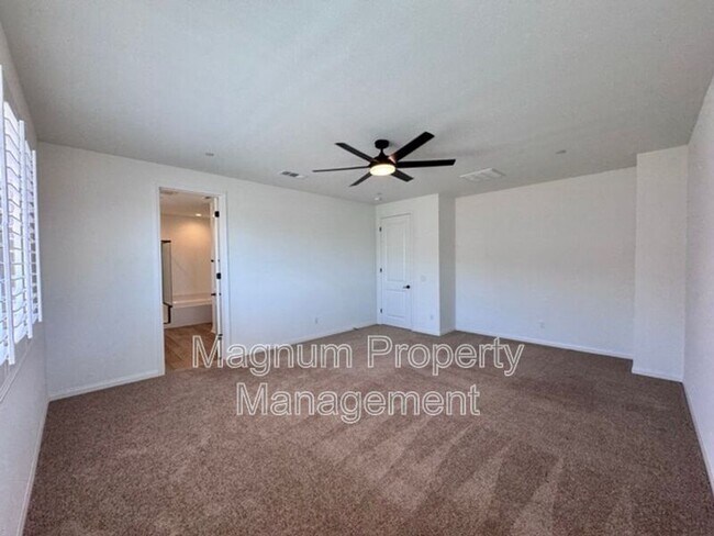 Building Photo - 25181 Desert Sage Dr