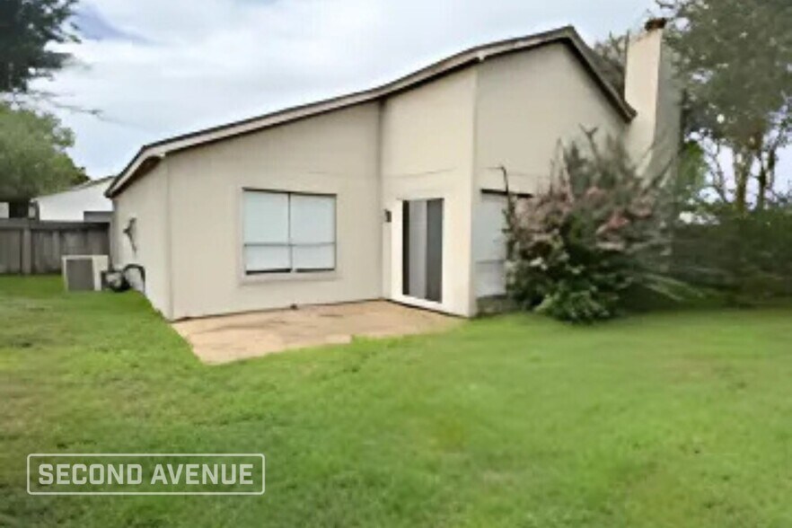 Building Photo - 7610 Alcomita Dr