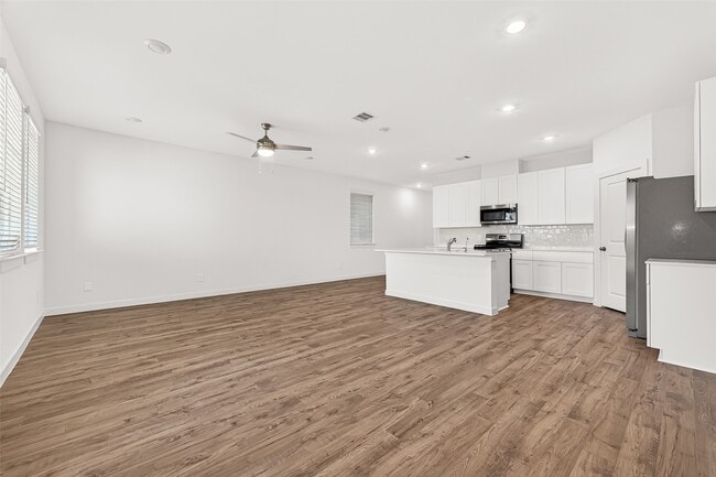 Building Photo - 3523 Adelie Ln