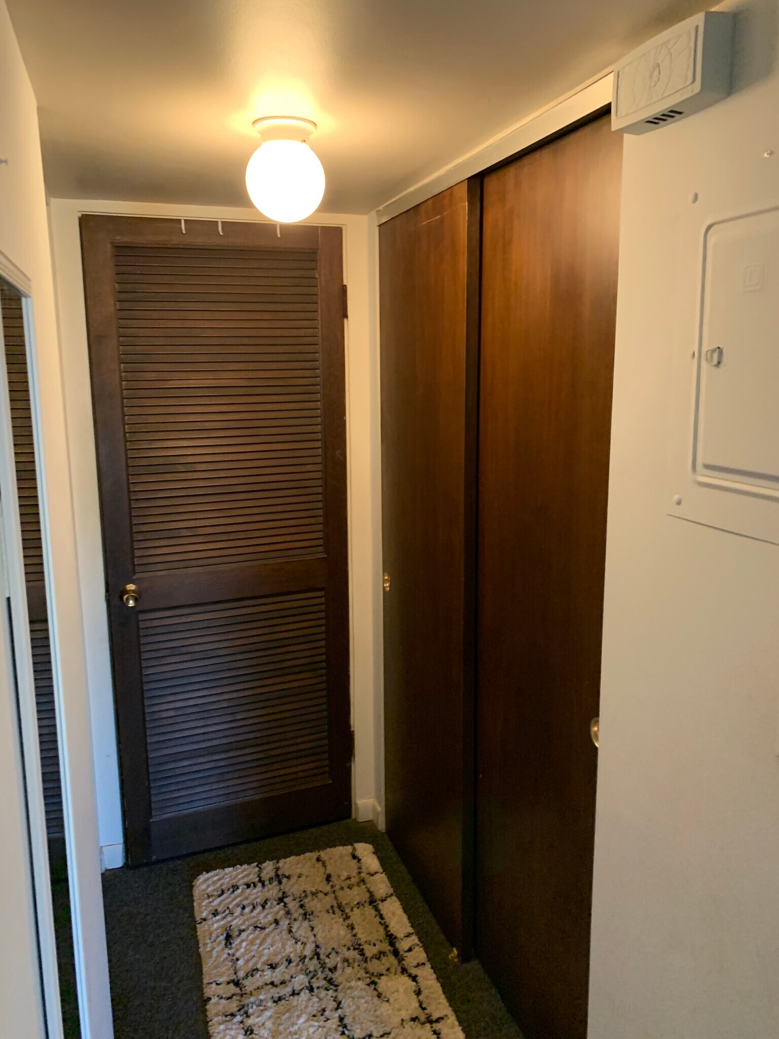 Building Photo - 24 Lynch St