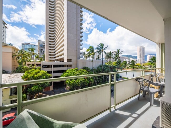 Building Photo - Upgraded Fully Furnished 1 bedroom ALL utilities included!