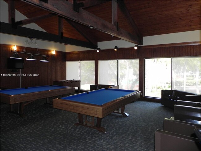 Building Photo - 10909 SW 113th Pl