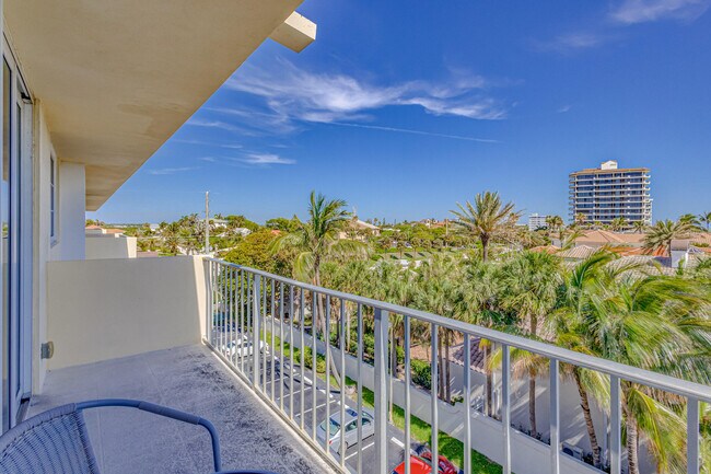 Building Photo - 630 Ocean Dr