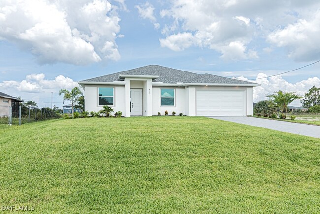 Building Photo - 420 NW 18th Pl