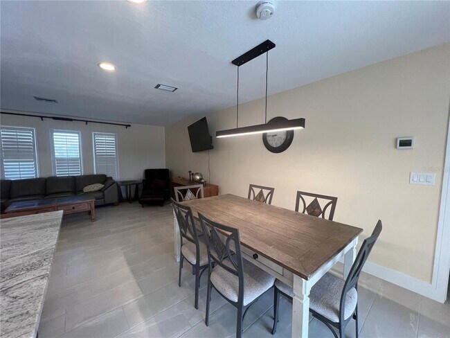 Building Photo - 2533 Rio Tiber Dr