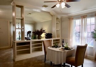 Building Photo - 1714 Oak Ridge Dr