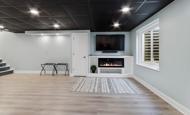 Building Photo - 1631 Smith Ln