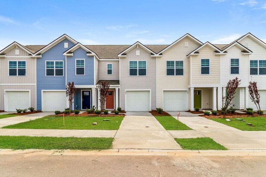 Building Photo - 108 Striker Rd