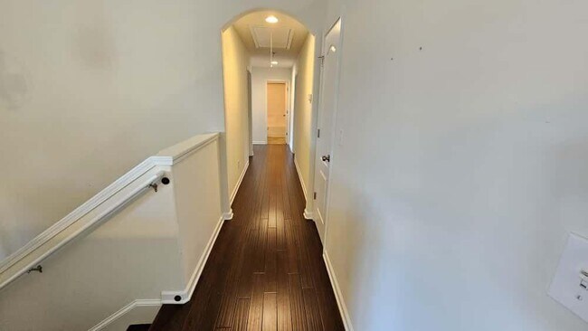 Building Photo - 2126 Crown Park Dr