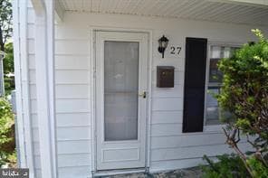 Primary Photo - 27 E Pall Mall St