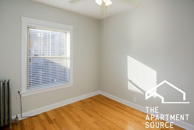 Building Photo - 1932 W Winona St